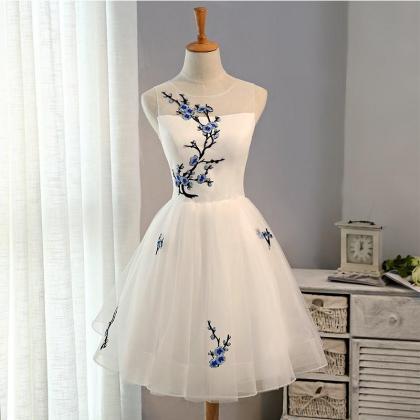 White Short Homecoming Dress With Embroidery，..