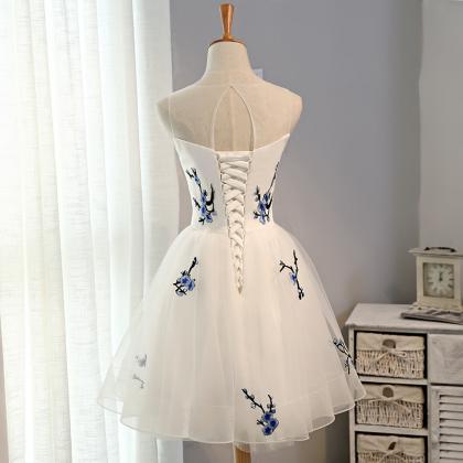 White Short Homecoming Dress With Embroidery，..