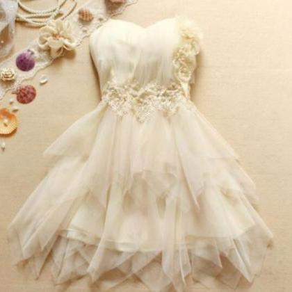 Adorable Ivory Sweetheart Short Tulle Homecoming..