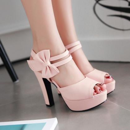 Cute heels store