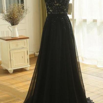 Black Chiffon Lace Applique Lovely Long Prom Dress..