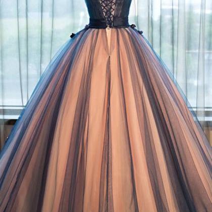 Gorgeous V-neckline Tulle Handmade Ball Gown Party..