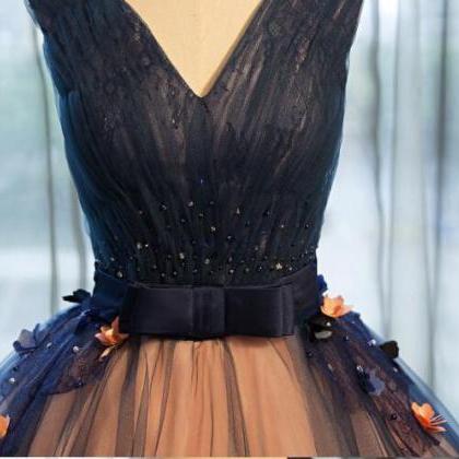 Gorgeous V-neckline Tulle Handmade Ball Gown Party..