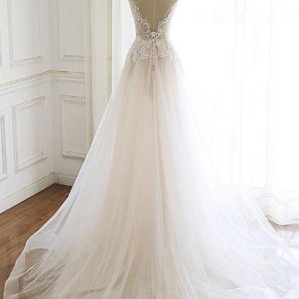 White Elegant Lace V-neckline Long Tulle Wedding..