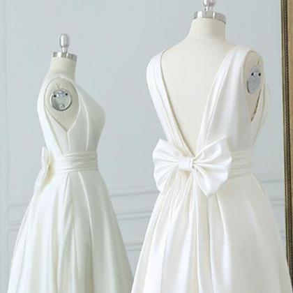 Beautiful Ivory Satin V-neckline Wedding Dress,..