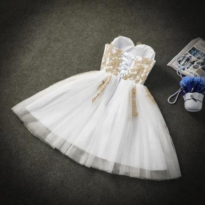Lovely White Tulle With Lace Applique Sweetheart..