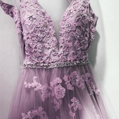 Light Purple Tulle V-neckline Beaed And Lace..