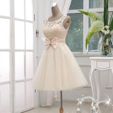 Lace Layer Knee Length Champagne Homecoming Dress