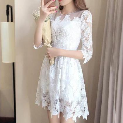 Style High Quality White Short Lace Summer Dress..
